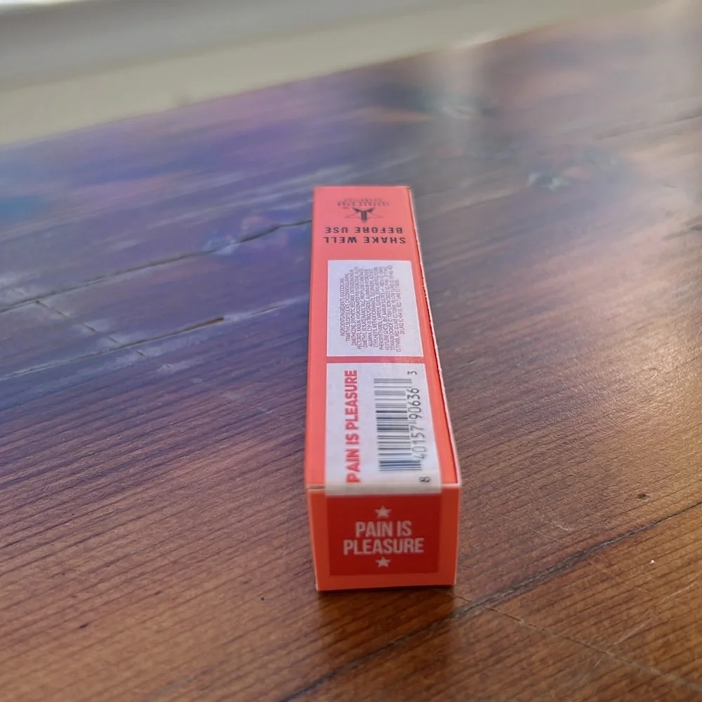 PAIN IS PLEASURE New in Box Jeffree Star Velour Liquid Lipstick Bold Orange